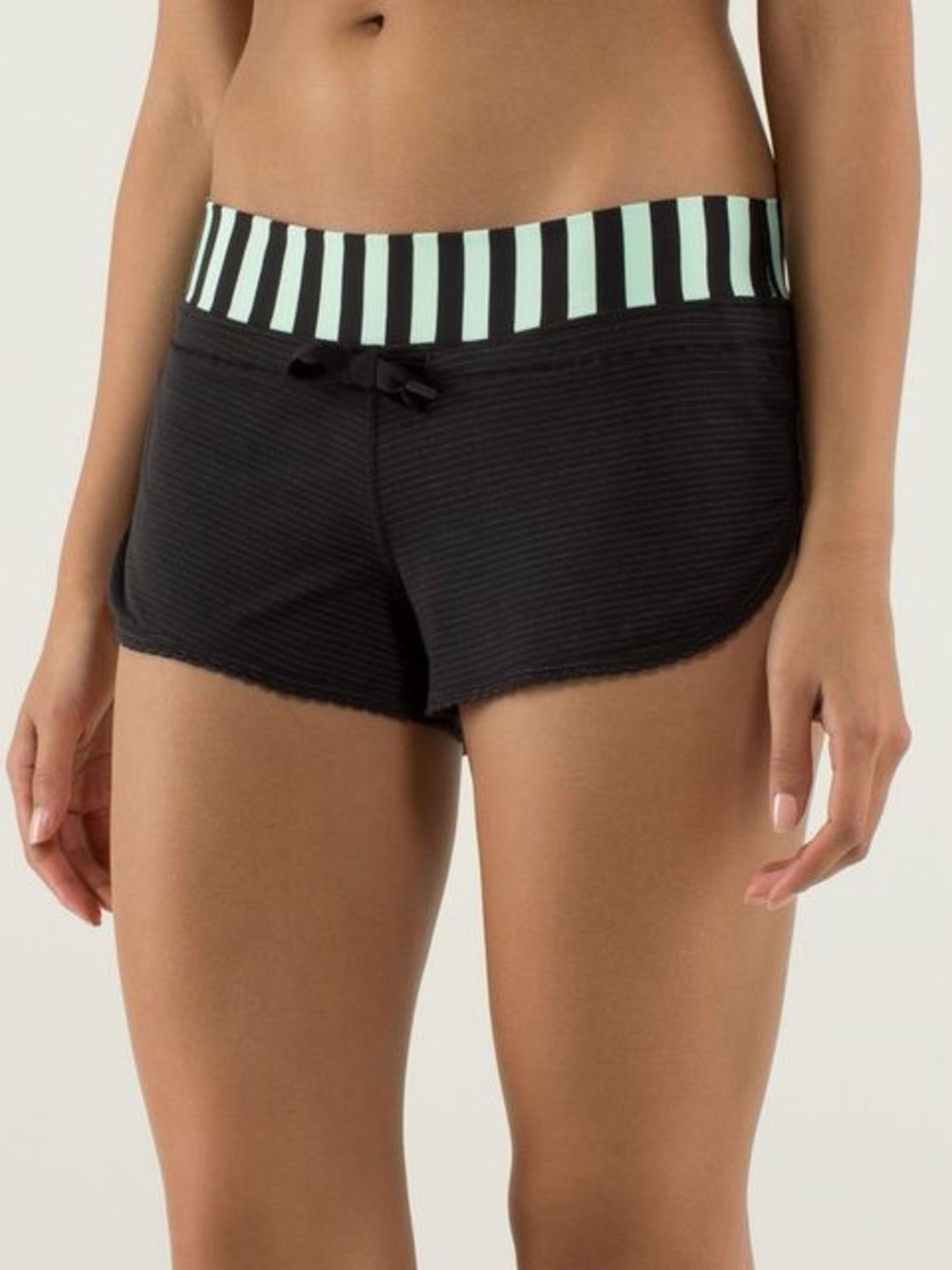 Lululemon Bhakti Yoga Short - Black/Mint Green